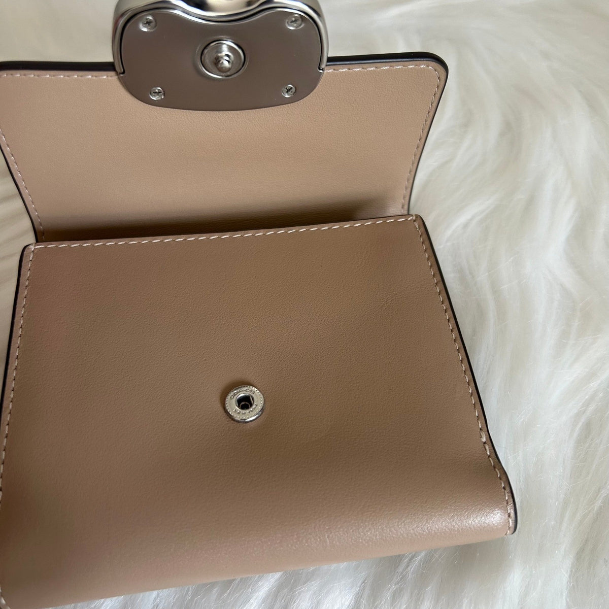 Coach Eliza Taupe Leather Small Wallet New With Tags CP2542