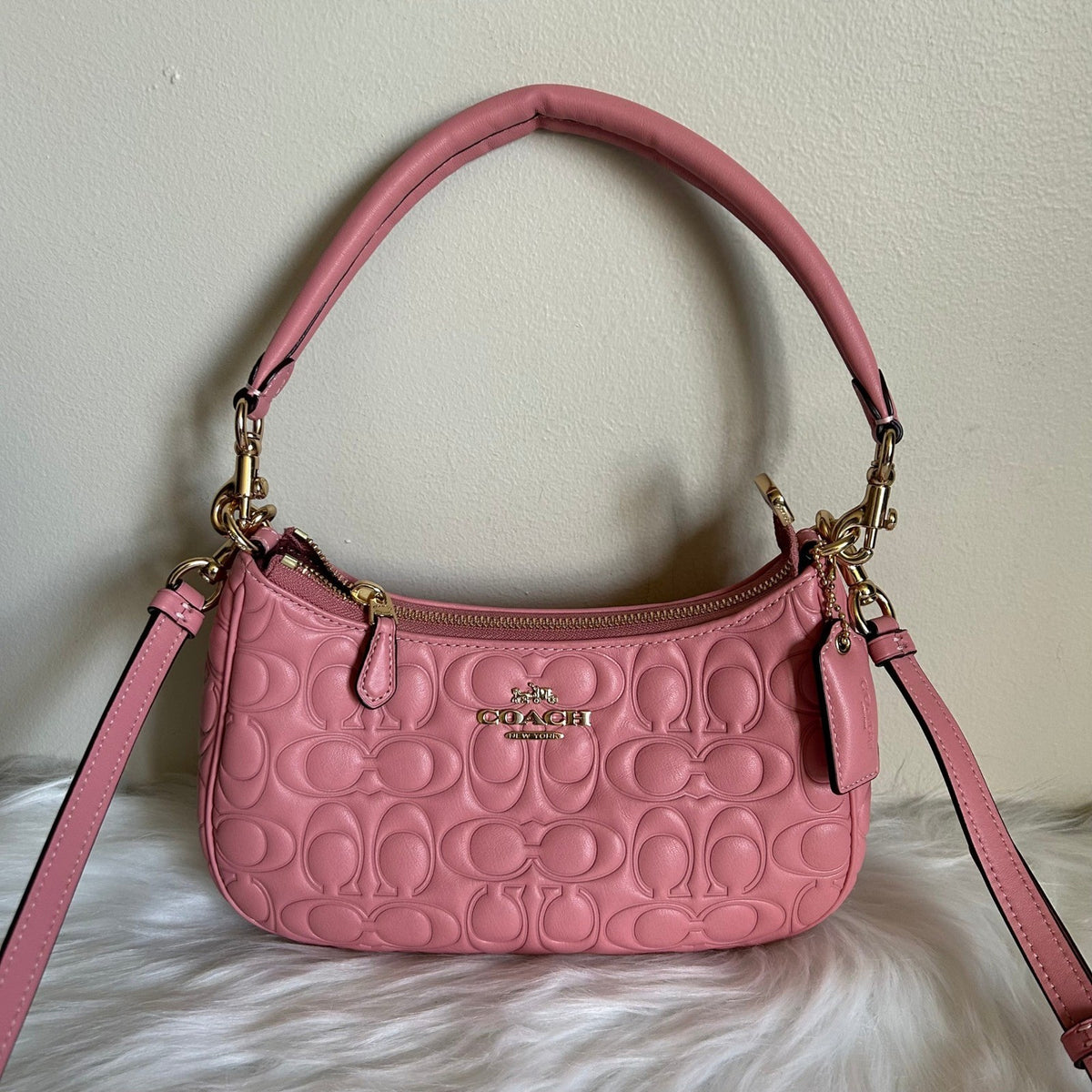 Coach Teri Pink Signature Leather Shoulder Bag Excellent0
