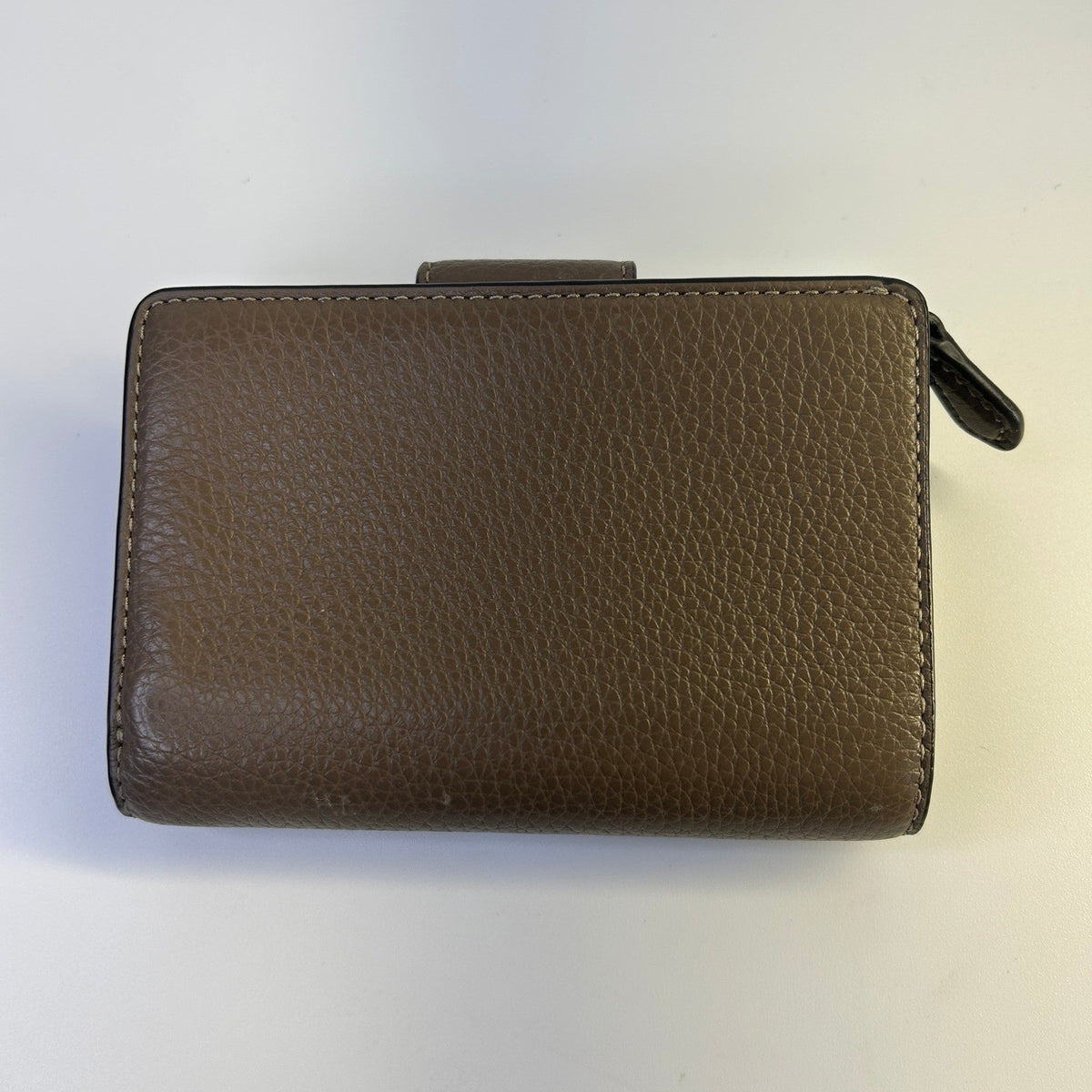 Coach Medium Corner Zip Dark Stone Pebbled Leather Wallet Excellent1