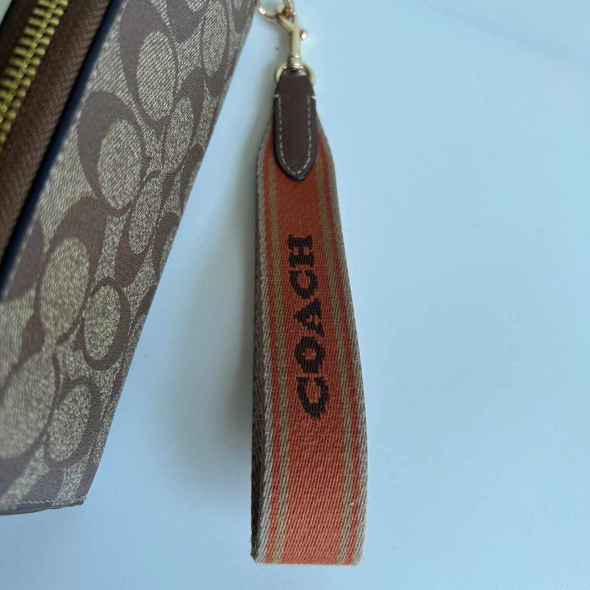 Coach Long Zip Around Wallet Brown Tan Signature Canvas Wristlet Excellent5