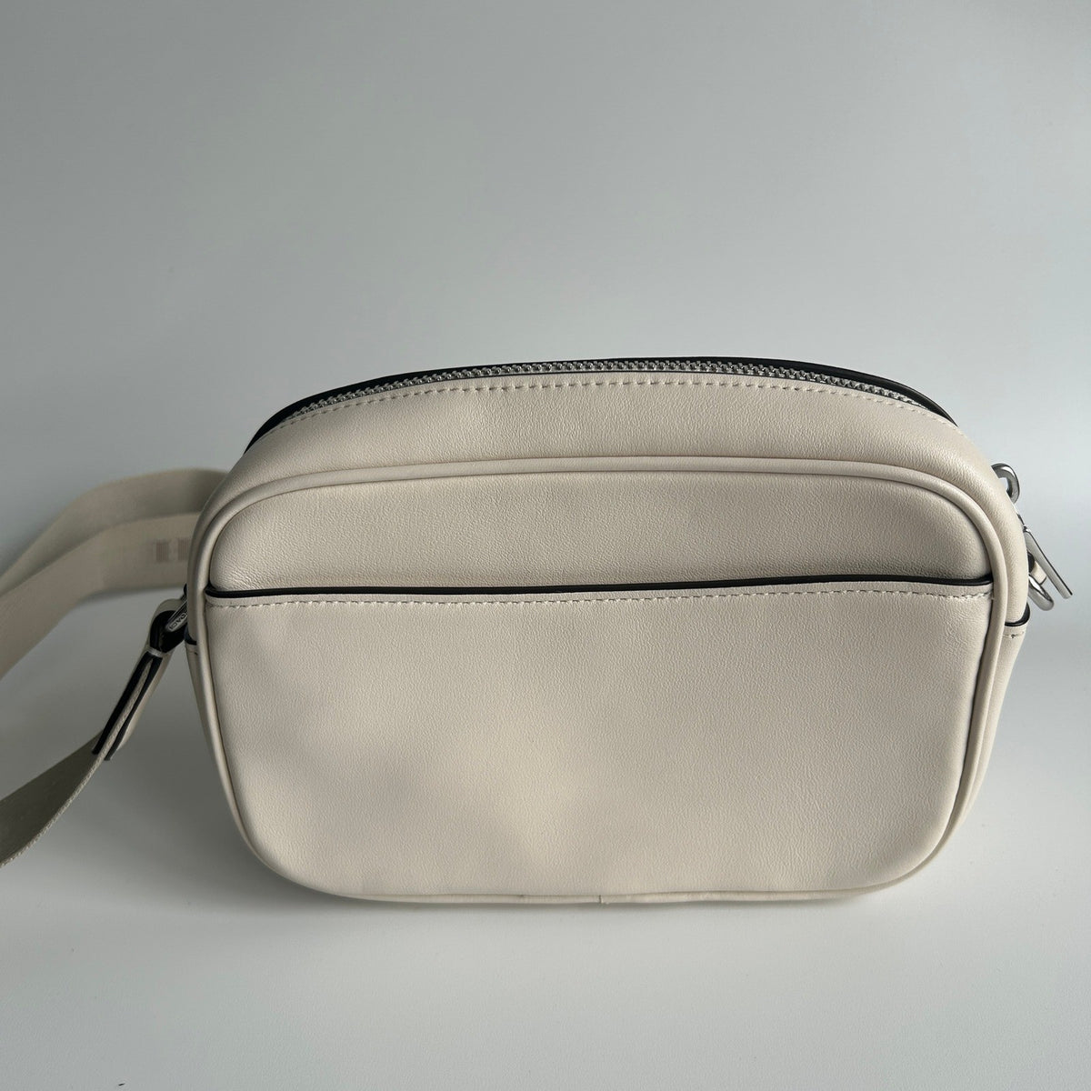 Coach Mini Jamie Chalk White Pebbled Leather Camera Bag Excellent3