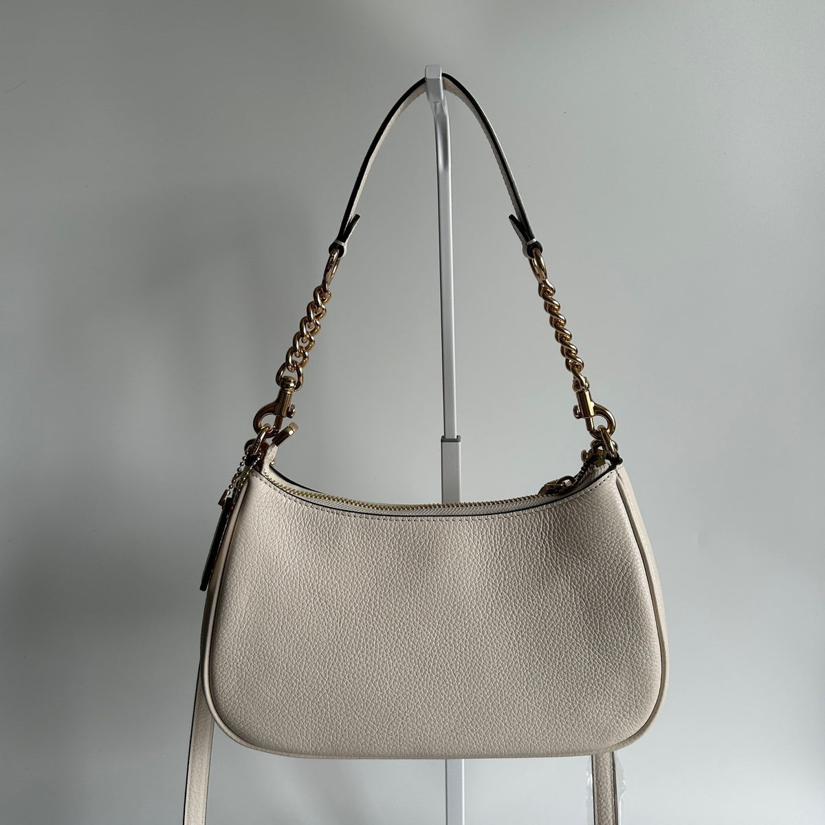 Coach Teri Chalk White Pebbled Leather Shoulder Bag CV934 Excellent1