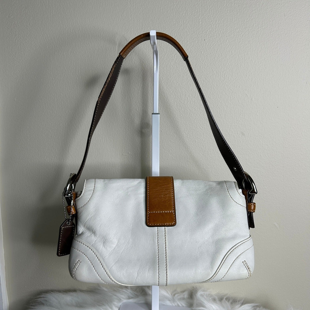 Coach Soho Buckle Flap White Tan Leather Shoulder Bag GOOD1
