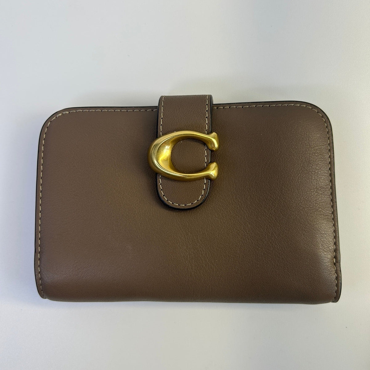 Coach Tabby CY234 Taupe Brown Leather Medium Wallet Good0