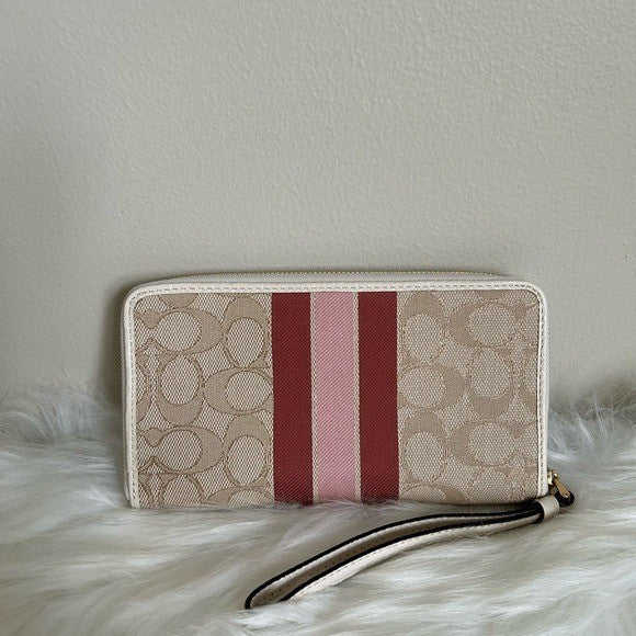 Coach Dempsey Khaki Cream Jacquard Leather Wristlet Wallet C8112 Excellent2