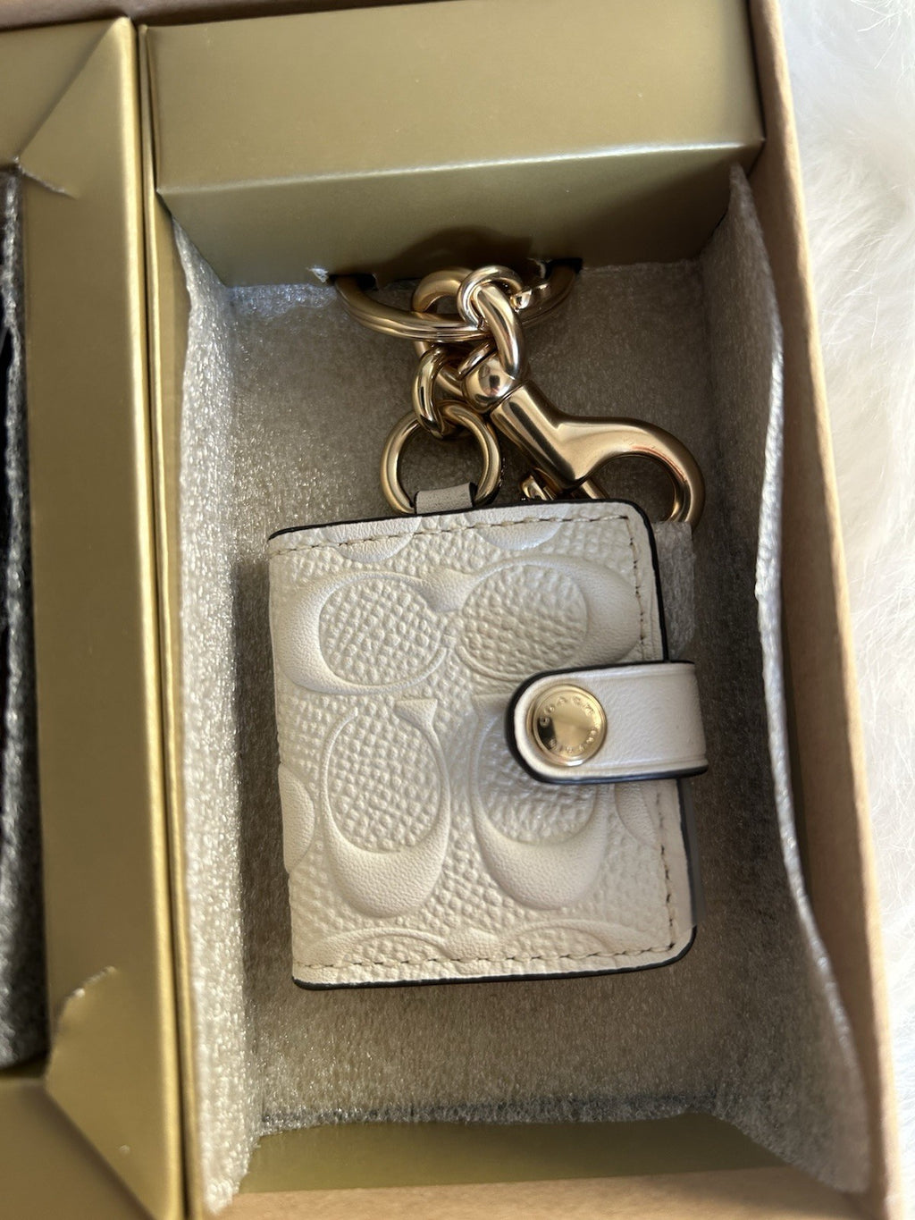 Coach Signature Leather Snap Wallet Keychain Set Chalk White NEW2