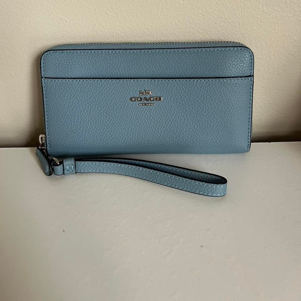 Coach Accordion Zip Light Blue Pebbled Leather Wristlet Wallet Excellent0