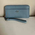 Coach Accordion Zip Light Blue Pebbled Leather Wristlet Wallet Excellent0