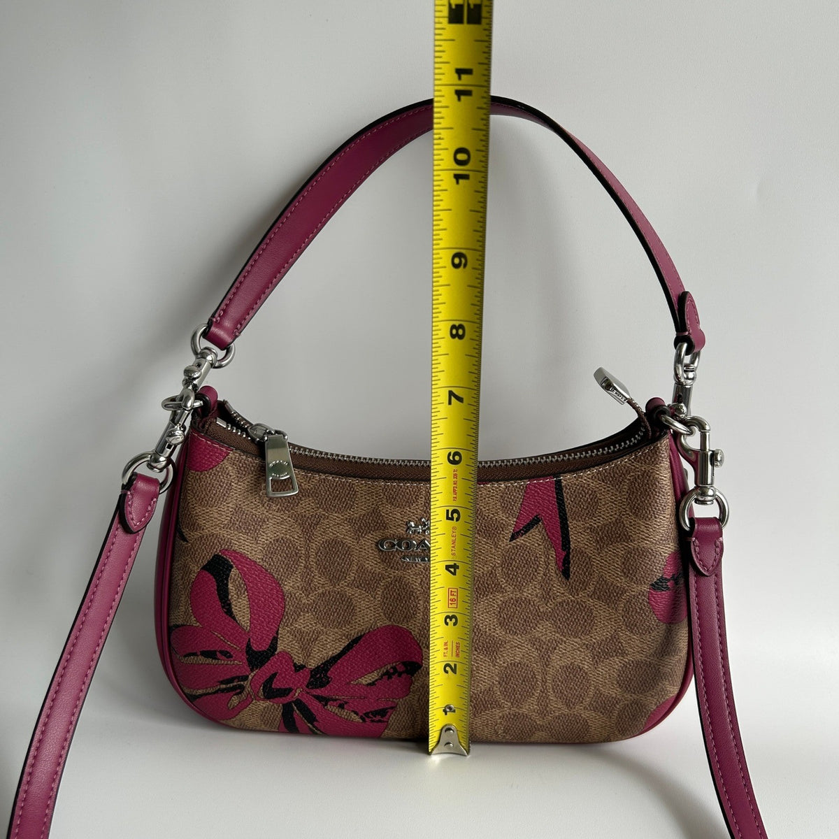 Coach Teri Shoulder Bag Khaki Pink Signature Canvas Bow Print Excellent10