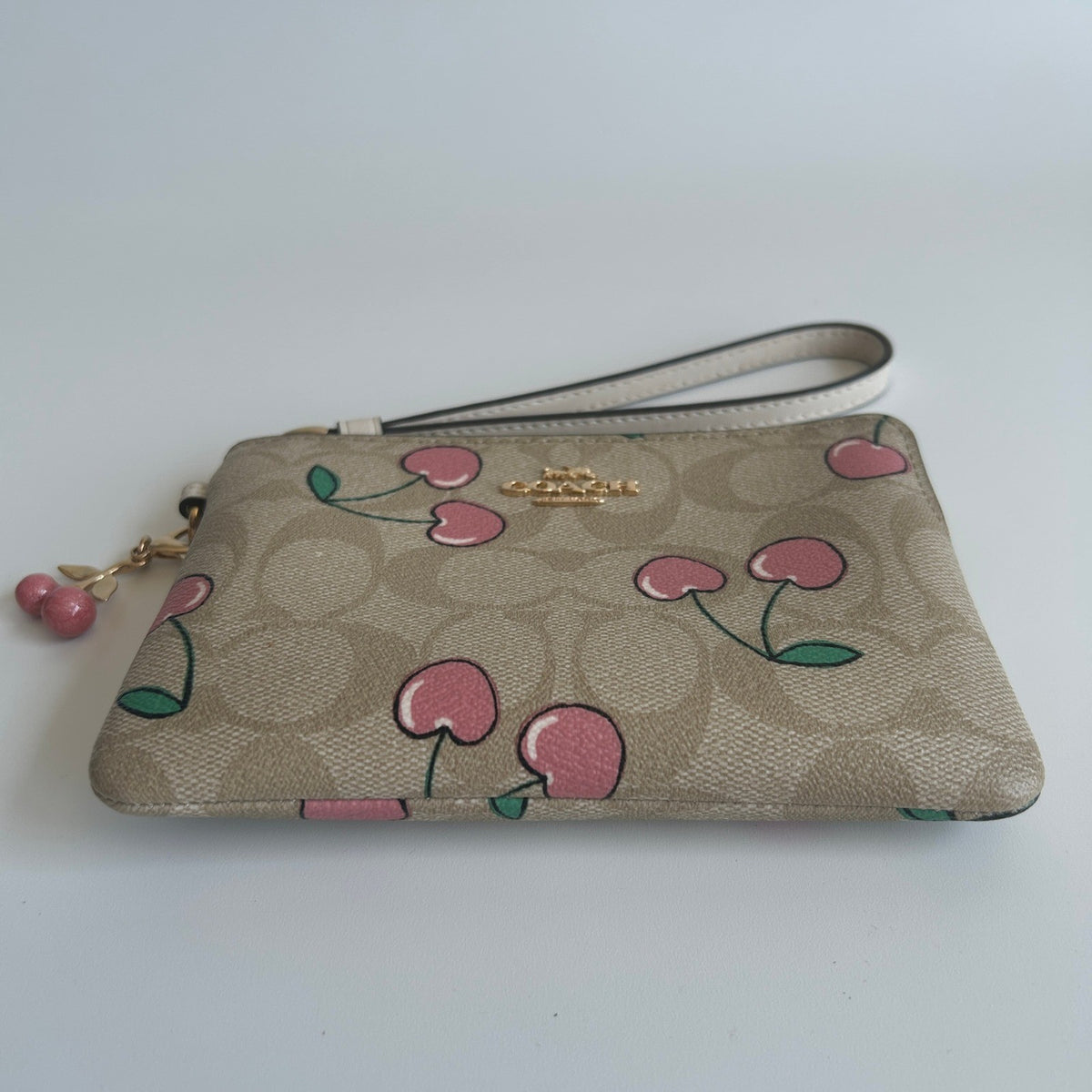 Coach Small Wristlet Signature Canvas Cherry Khaki Multi Coated Canvas Excellent2