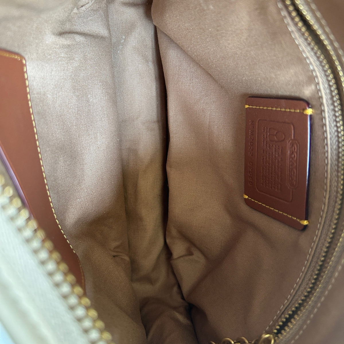 Coach Ergo C2588 Chalk White Signature Jacquard Leather Shoulder Bag Excellent6