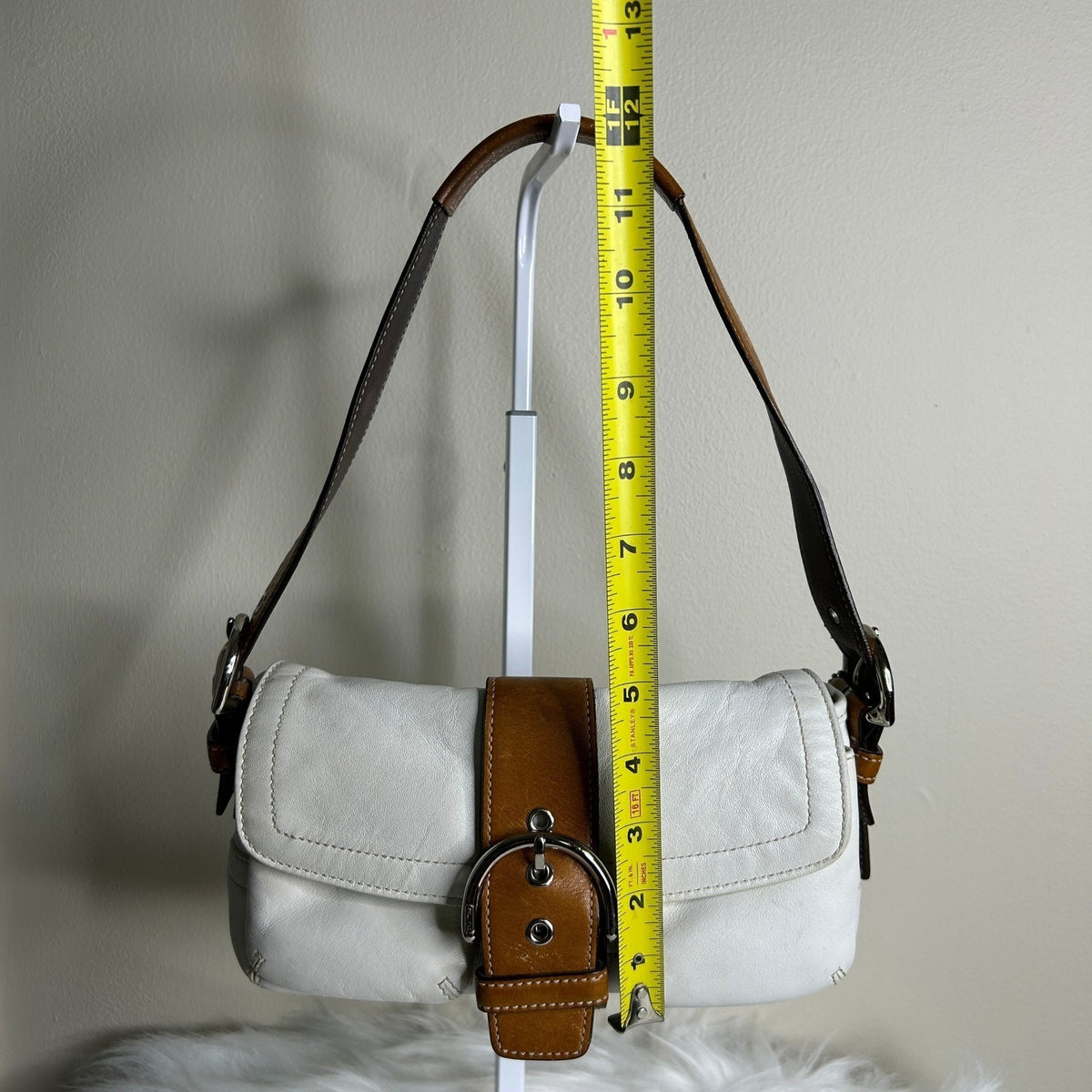 Coach Soho Buckle Flap White Tan Leather Shoulder Bag GOOD10