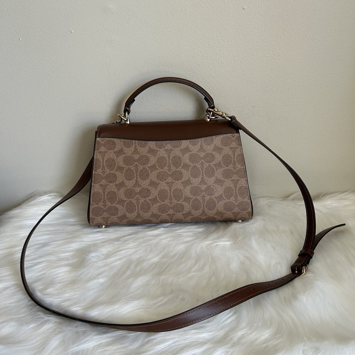 Coach Eliza Brown Signature Canvas Leather Shoulder Bag Excellent2