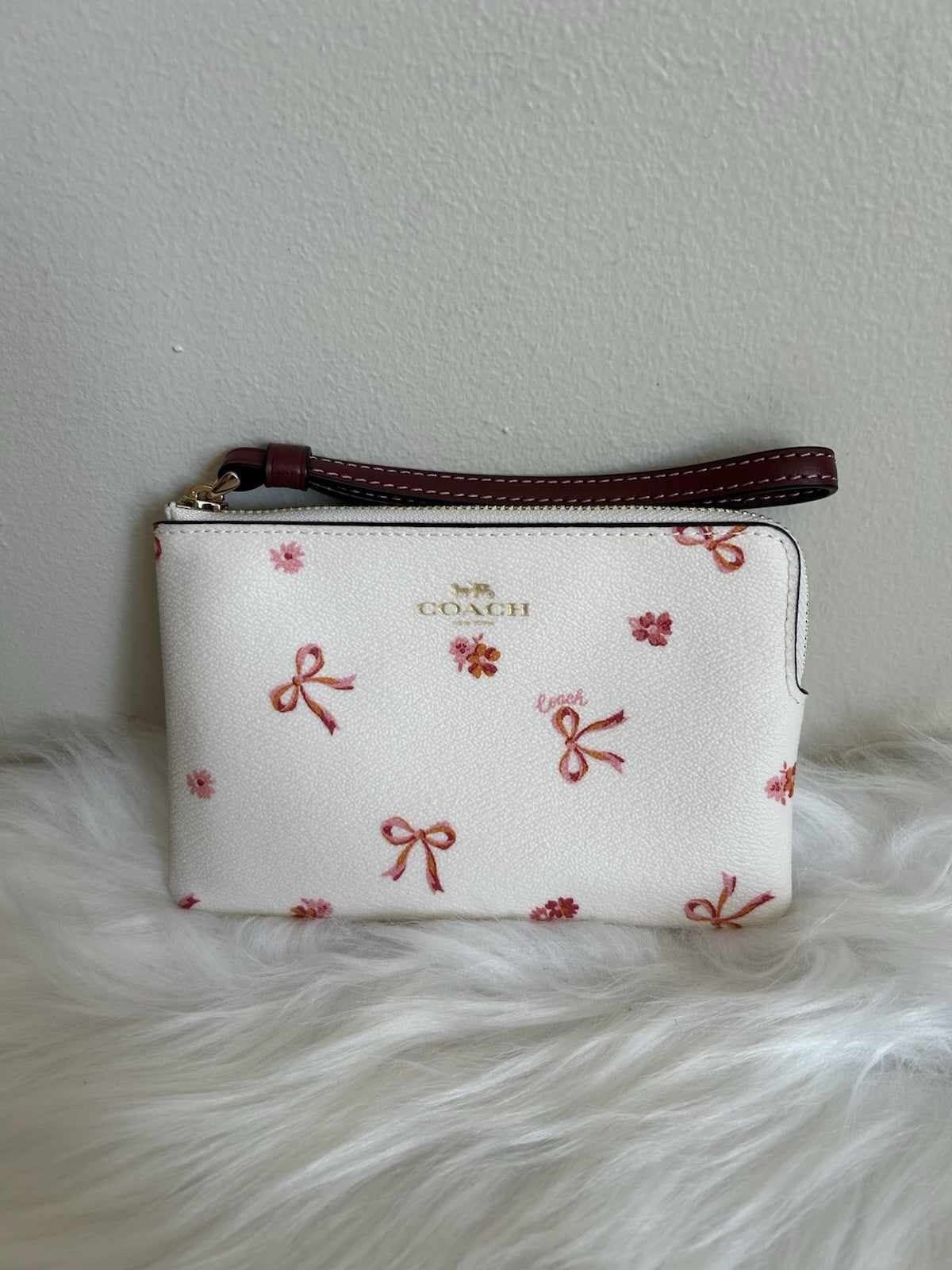 Coach Small Wristlet Chalk White Bow Print Coated Canvas Excellent0