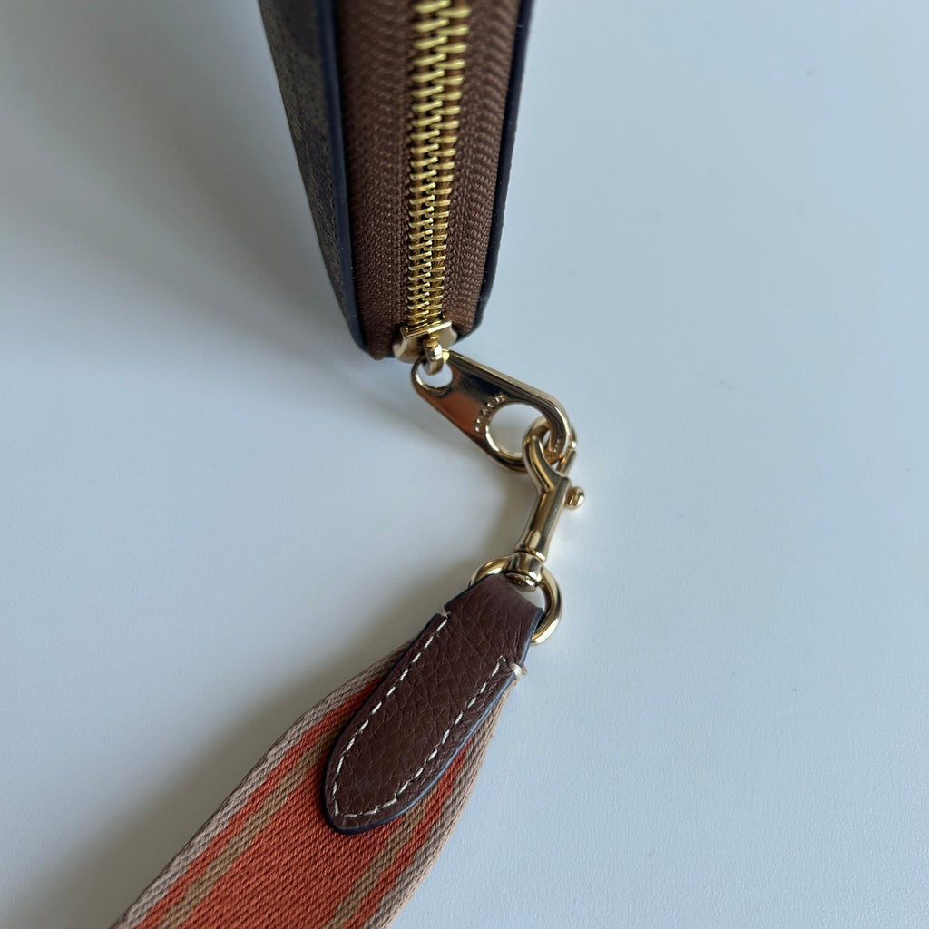 Coach Long Zip Around Wallet Brown Tan Signature Canvas Wristlet Excellent2