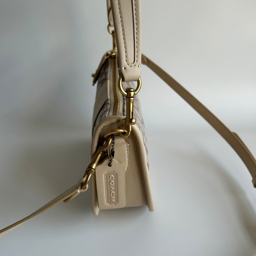 Coach Swinger Bag Chalk Beige Signature Jacquard Leather Shoulder Bag Excellent2