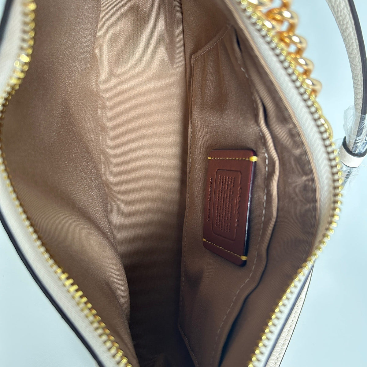 Coach Teri Chalk White Pebbled Leather Shoulder Bag CV934 Excellent7