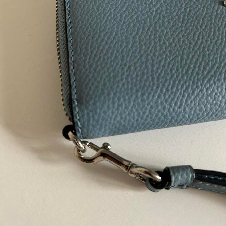 Coach Accordion Zip Light Blue Pebbled Leather Wristlet Wallet Excellent3