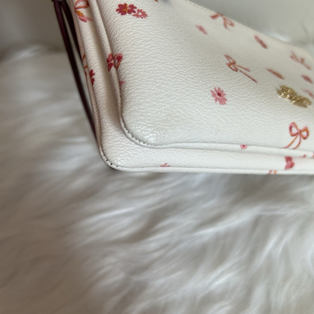 Coach Double Zip Wallet Chalk White Pebbled Leather Wristlet Excellent4