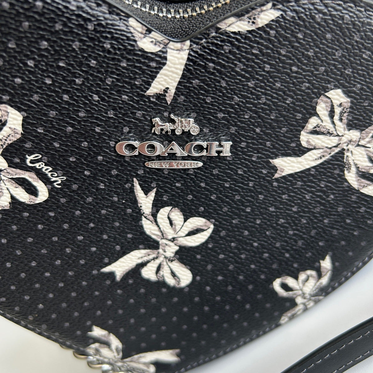 Coach Heart Crossbody Black Bow Print Coated Canvas Bag Excellent3