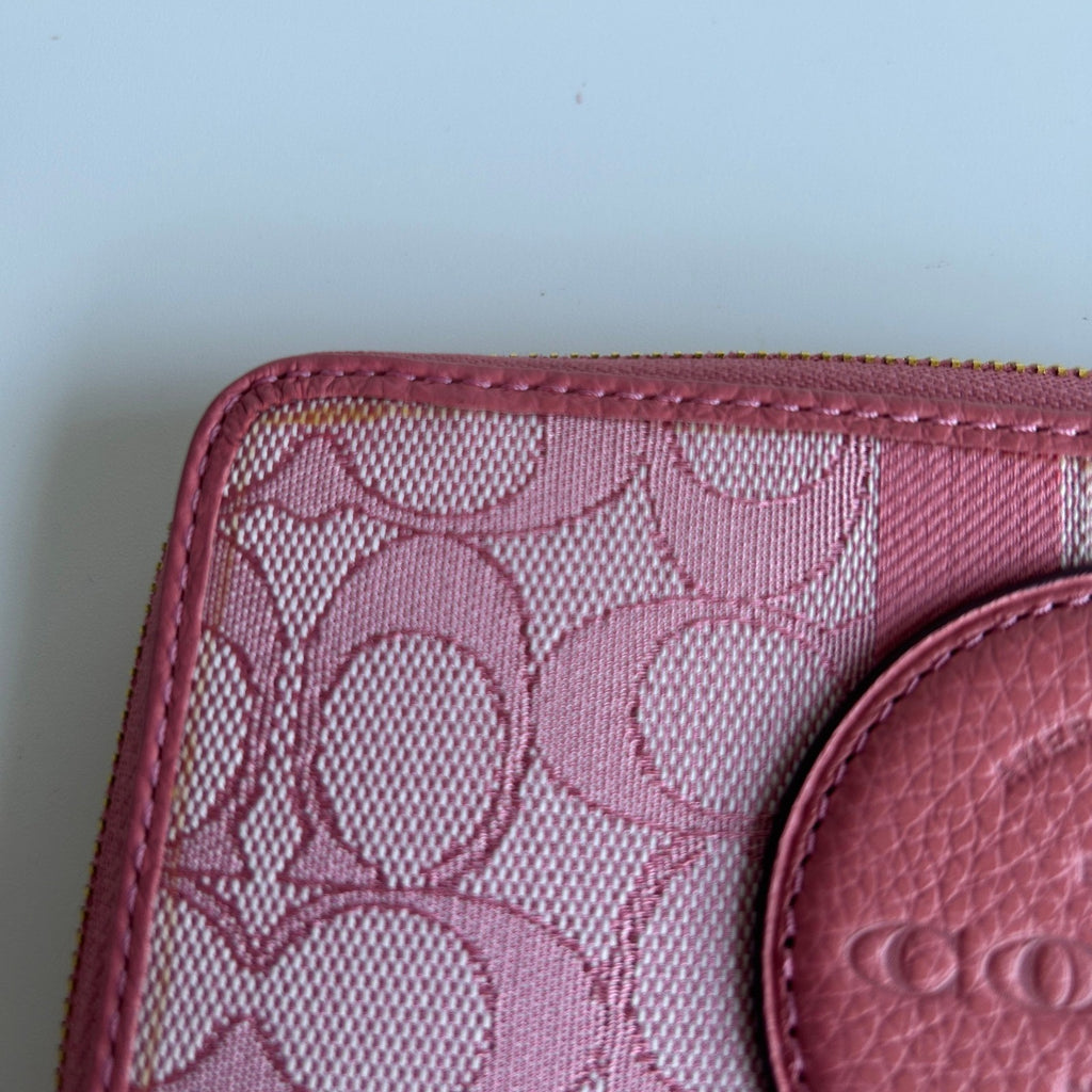 Coach Dempsey Pink Signature Jacquard Stripe Phone Wallet C9073 Good3