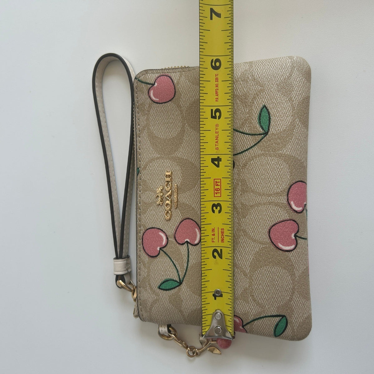 Coach Small Wristlet Signature Canvas Cherry Khaki Multi Coated Canvas Excellent4