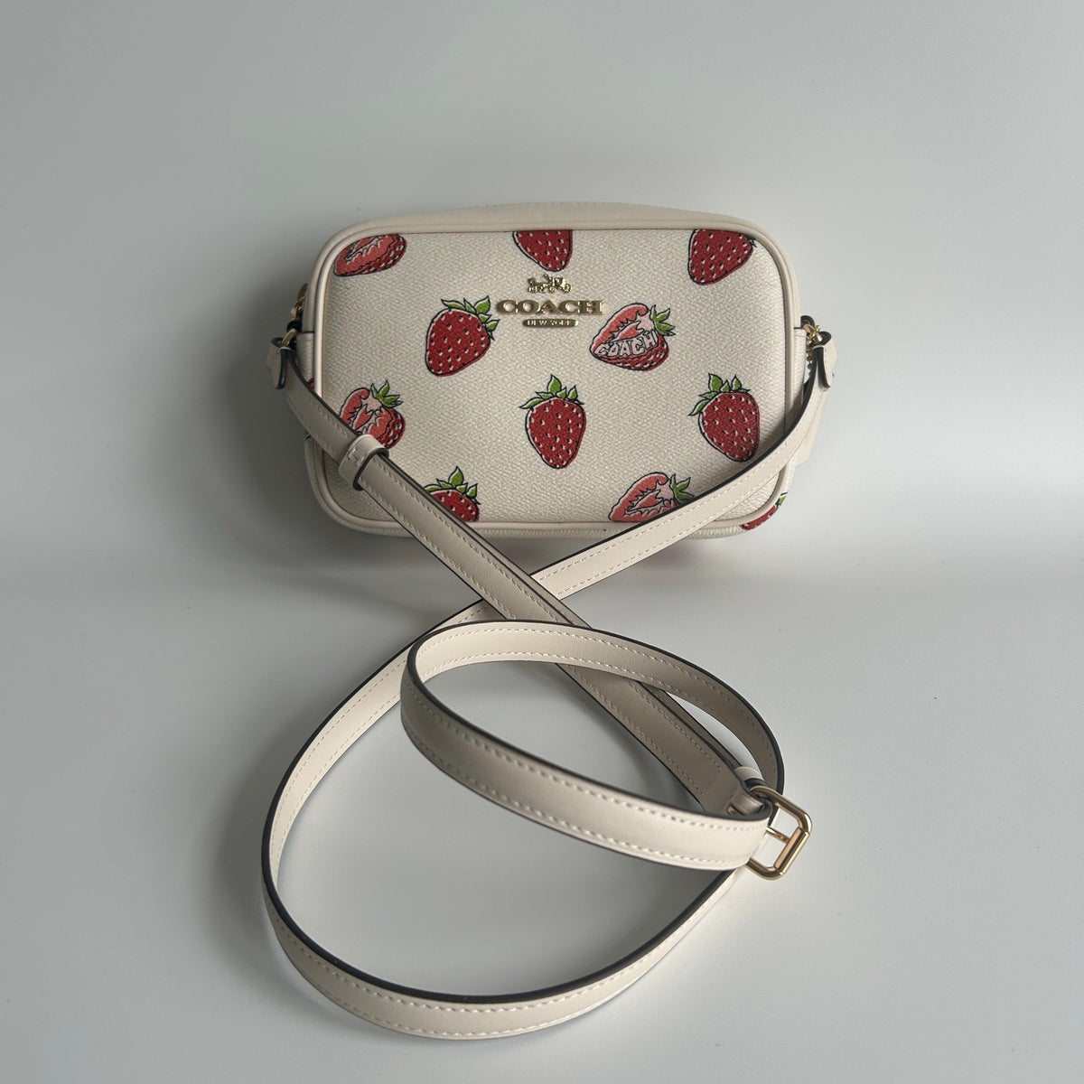 Coach Jamie Strawberry Chalk White Pebbled Leather Camera Bag Excellent4