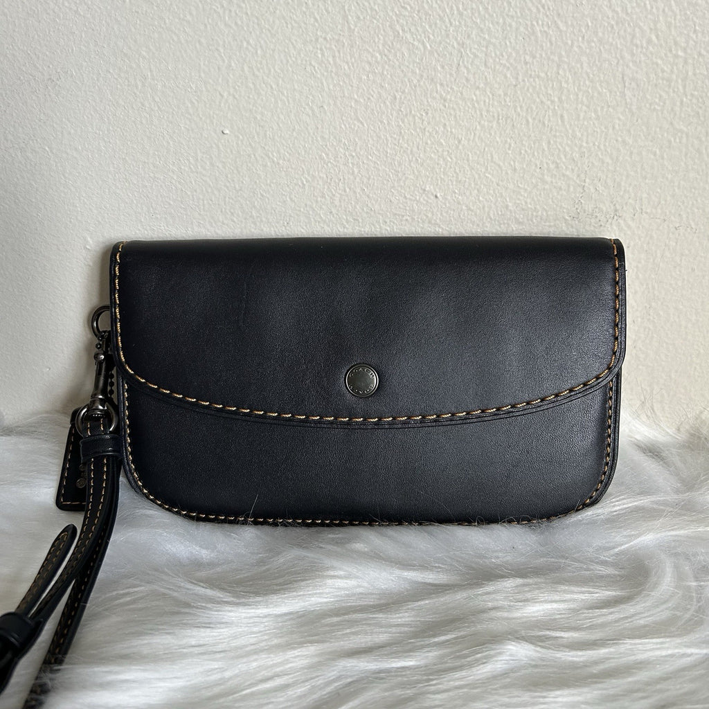 Coach Glovetanned Leather Black Wristlet Clutch GOOD0