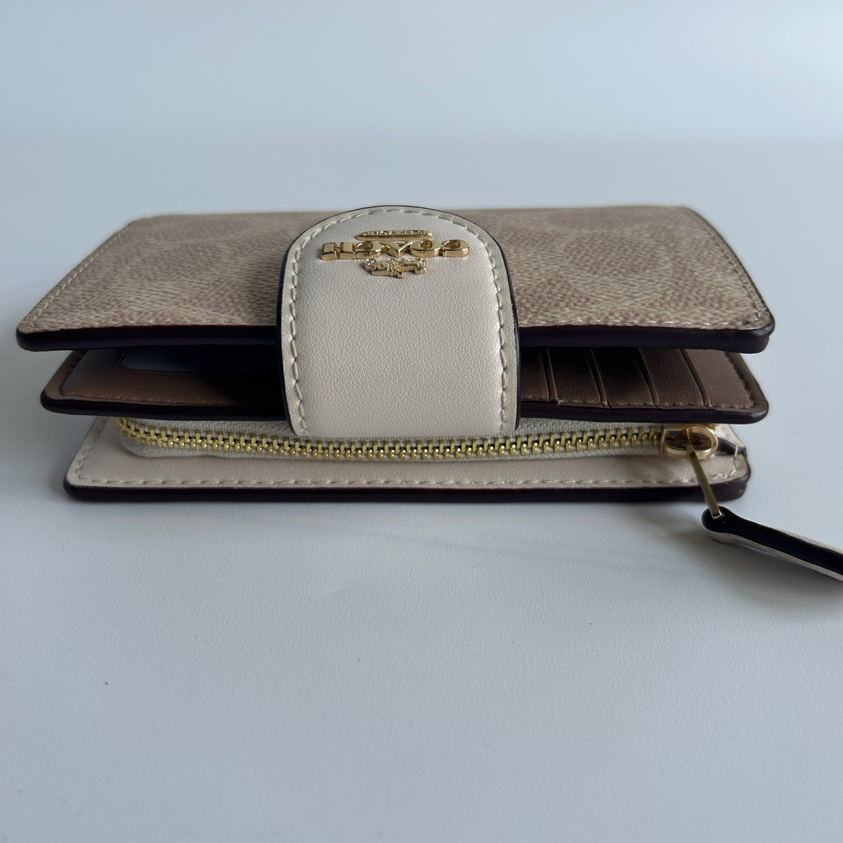 Coach Medium Corner Zip Wallet Khaki Chalk Canvas Leather Excellent2