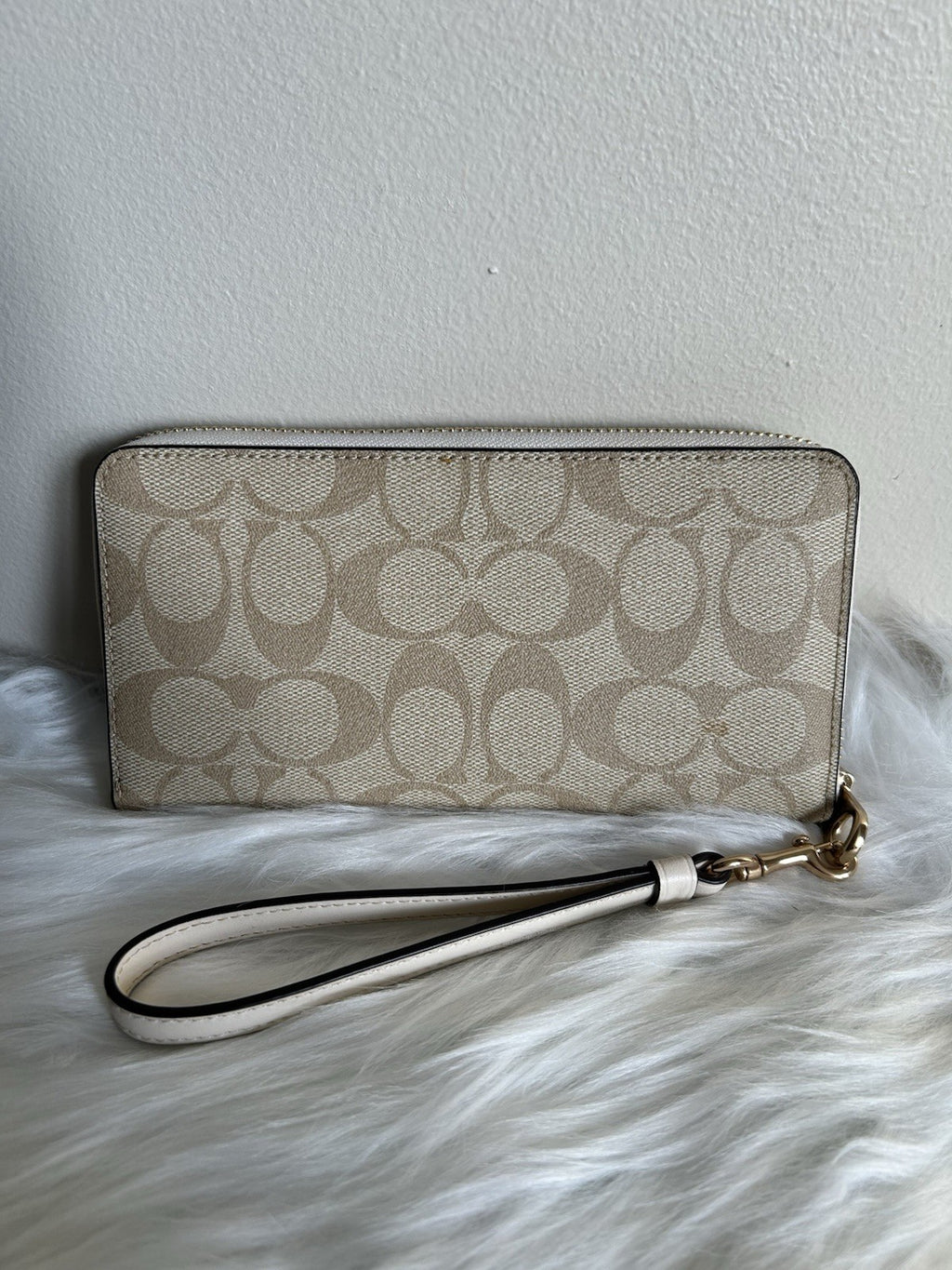 Coach Accordion Zip Wallet Light Khaki Chalk Canvas Leather Wristlet Excellent1