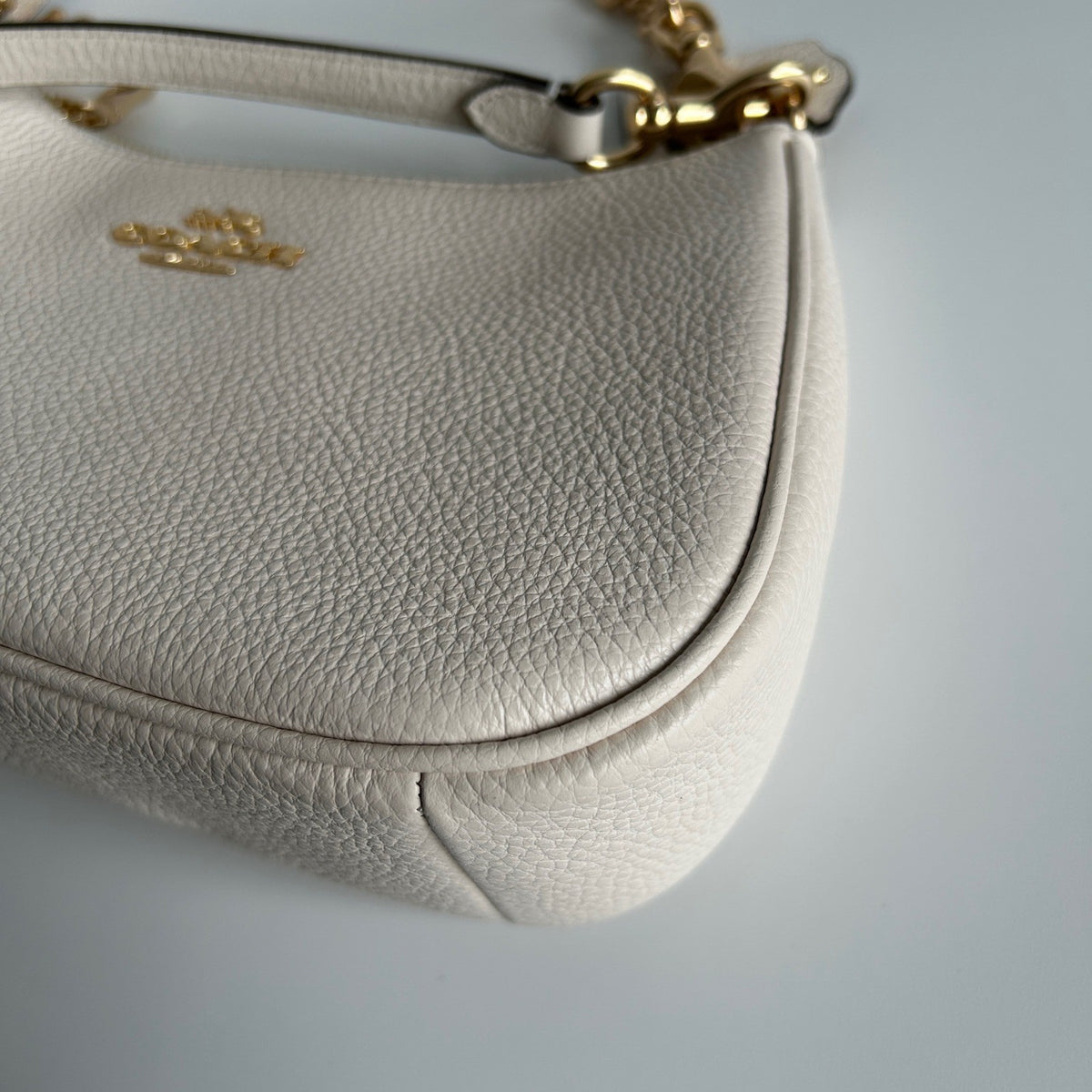 Coach Teri Chalk White Pebbled Leather Shoulder Bag CV934 Excellent4