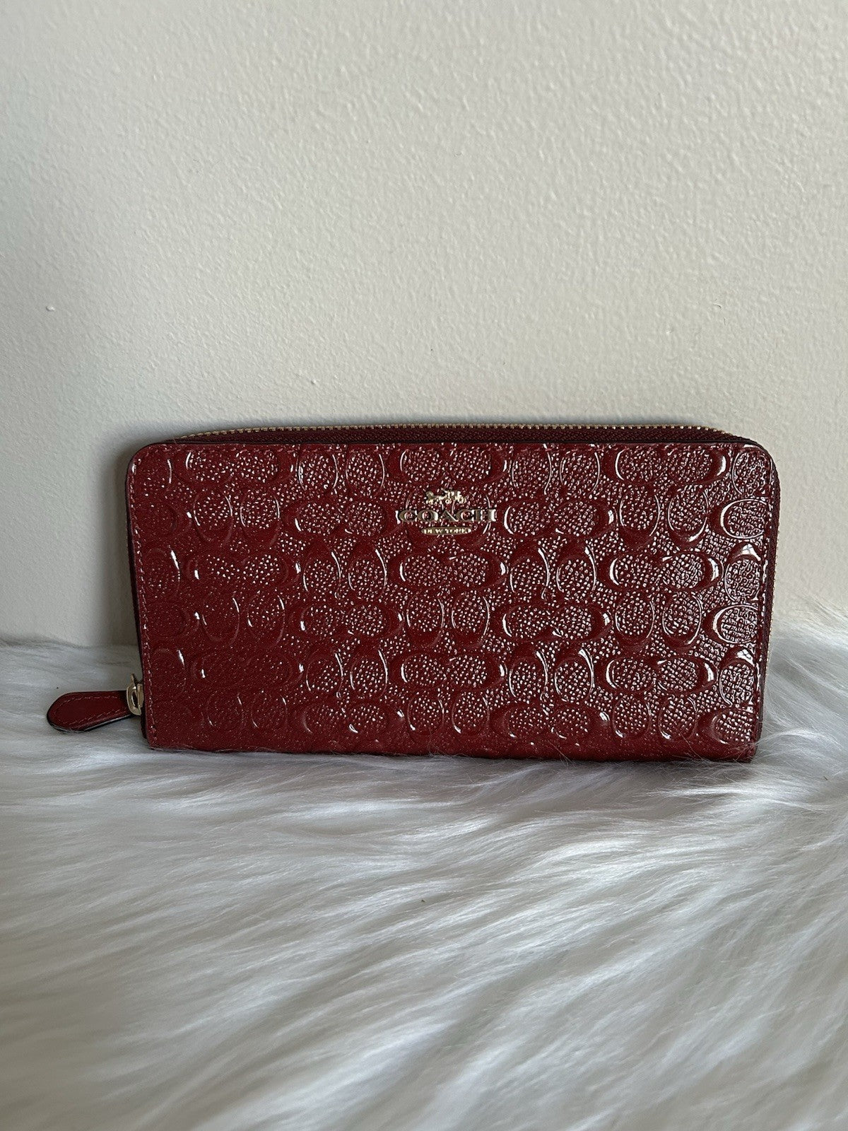 Coach Signature Debossed Cherry Patent Leather Accordion Zip Wallet Excellent0