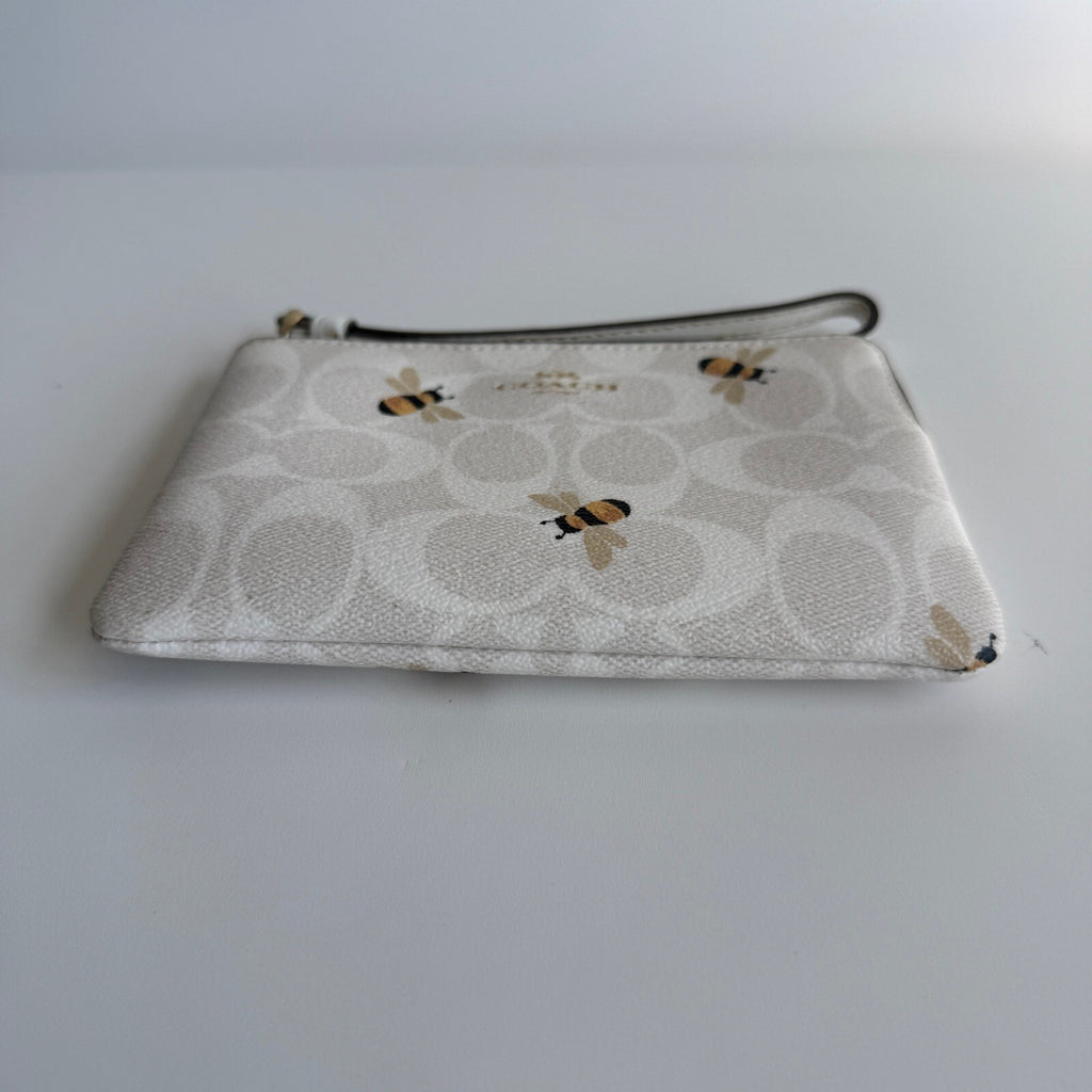 Coach Corner Zip Wristlet Glacier White Signature Canvas Bee Print C8674