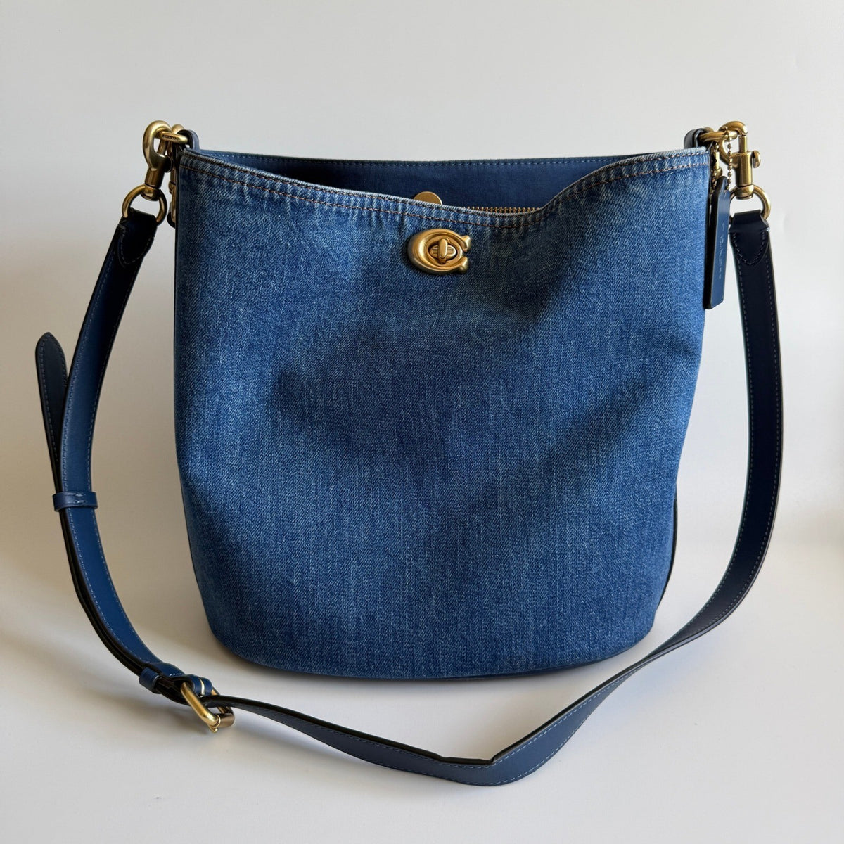 Coach Willow Bucket Bag Navy Blue Denim Leather Shoulder Crossbody CAT44