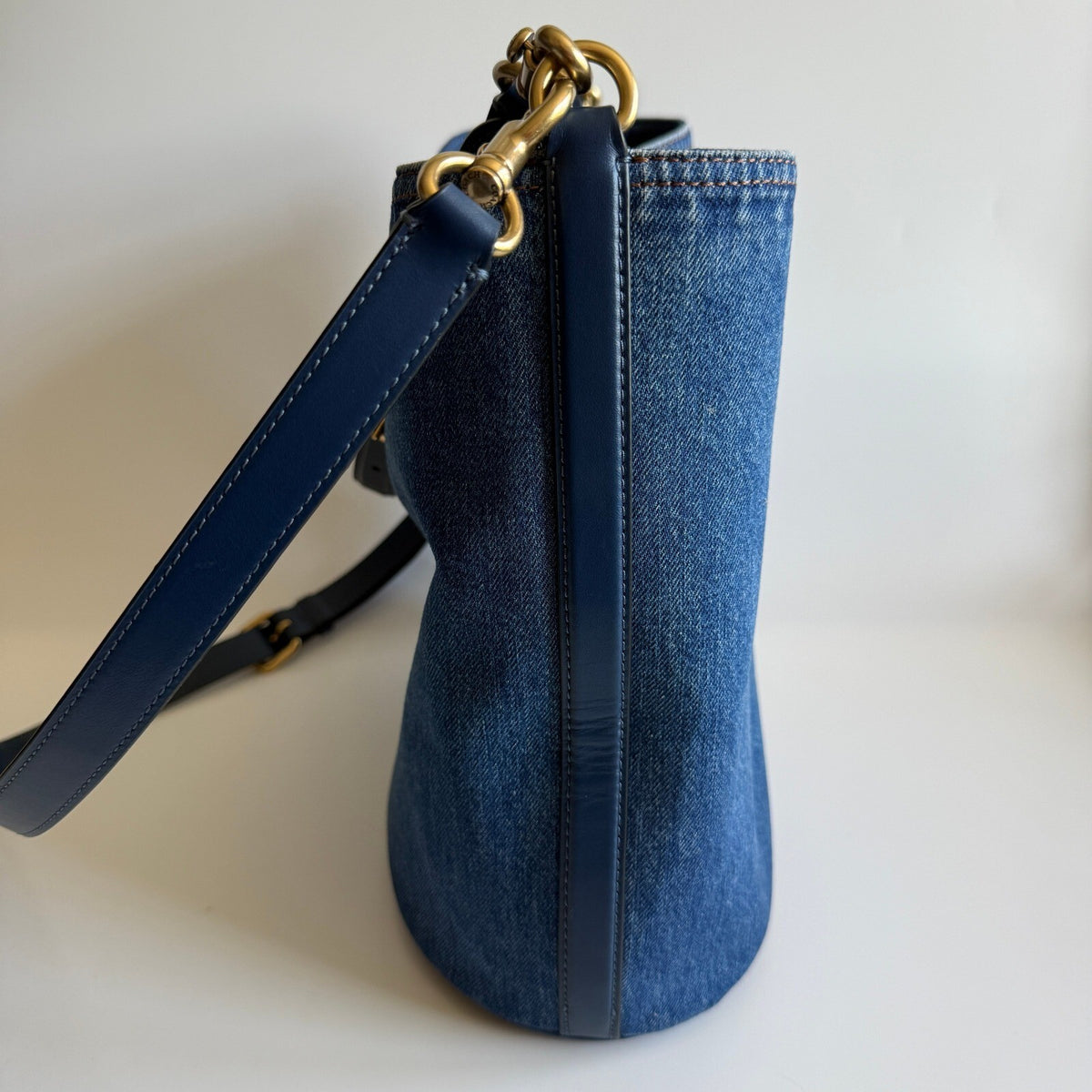 Coach Willow Bucket Bag Navy Blue Denim Leather Shoulder Crossbody CAT44