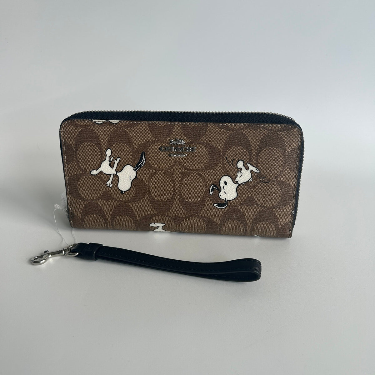 Coach Peanuts Snoopy Large Zippy Wallet Khaki Multi Canvas Wristlet C4596