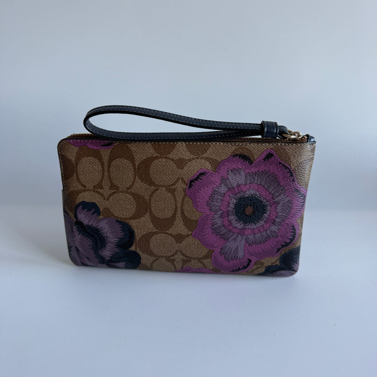 Coach Kaffe Fassett Large Corner Zip Wristlet Khaki Purple Canvas 6285 Monogram