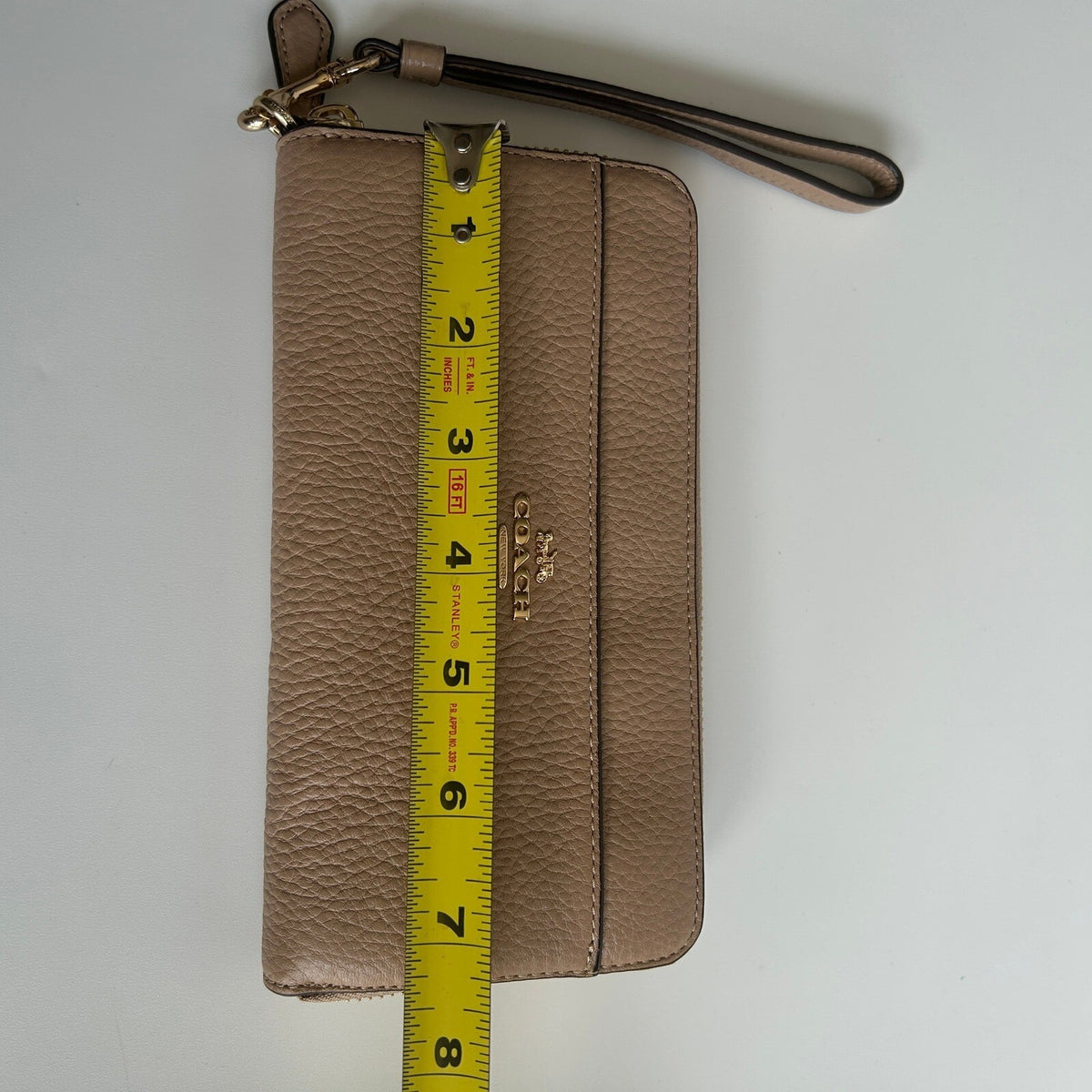 Coach Accordion Zip Wallet Taupe Beige Pebble Leather Wristlet 6643
