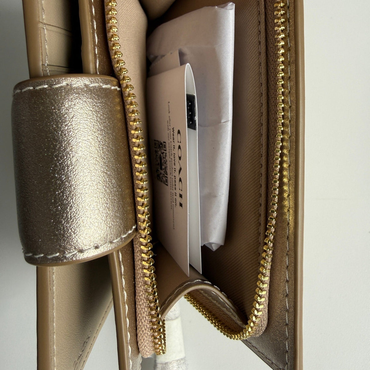 Coach Medium Corner Zip Wallet Light Champagne Pearlized Leather CW528