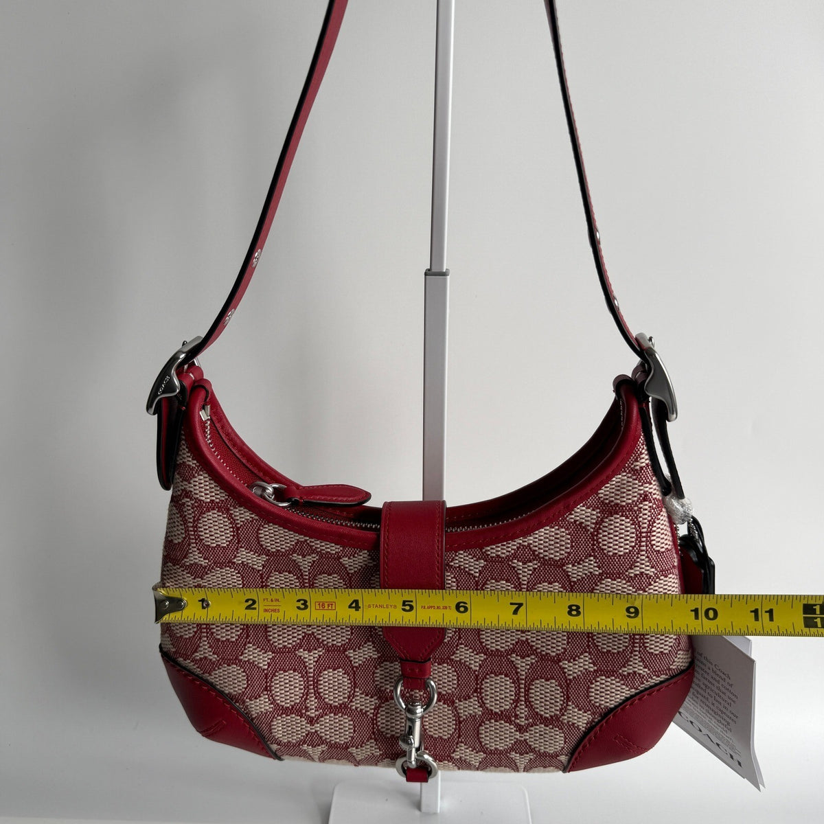 Coach Hamptons Hobo Ruby Ivory Signature Jacquard Shoulder Bag CY931