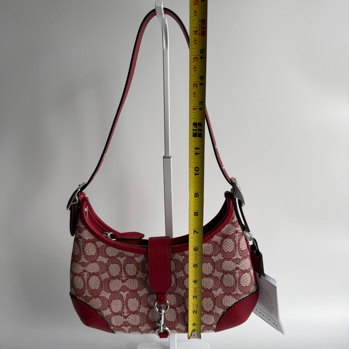 Coach Hamptons Hobo Ruby Ivory Signature Jacquard Shoulder Bag CY931