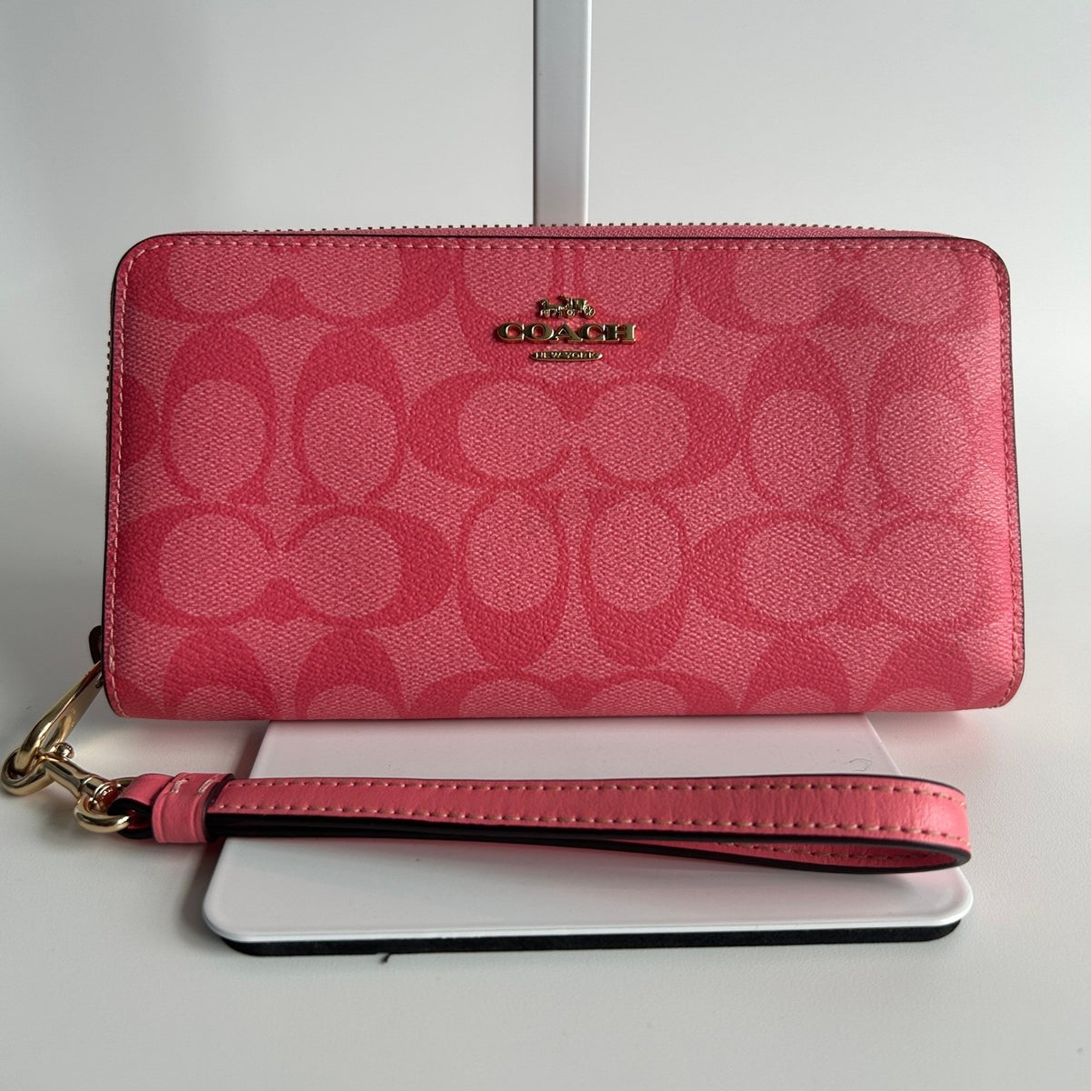 Coach Long Zip Around Wallet Pink Signature Canvas Wristlet C4452