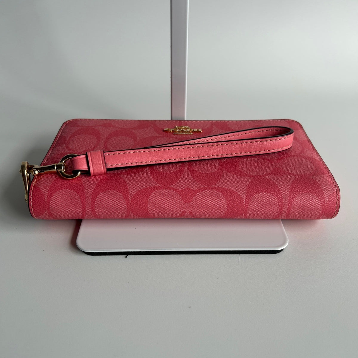 Coach Long Zip Around Wallet Pink Signature Canvas Wristlet C4452