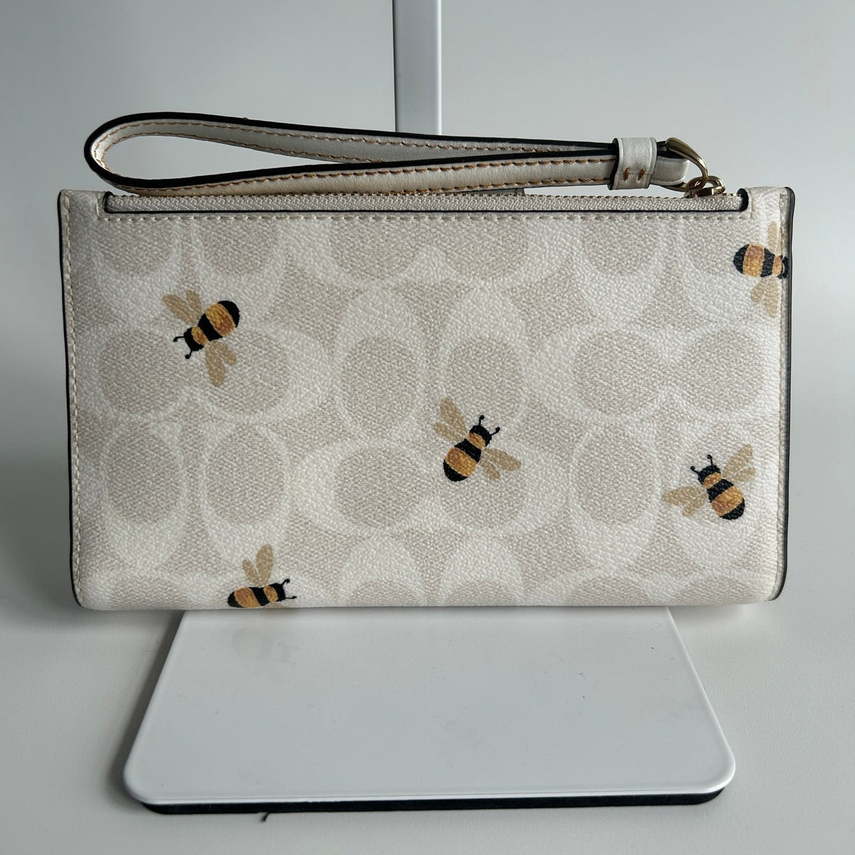 Coach Medium Corner Zip Wallet Chalk Multi Canvas Bee Print C8676 Wristlet