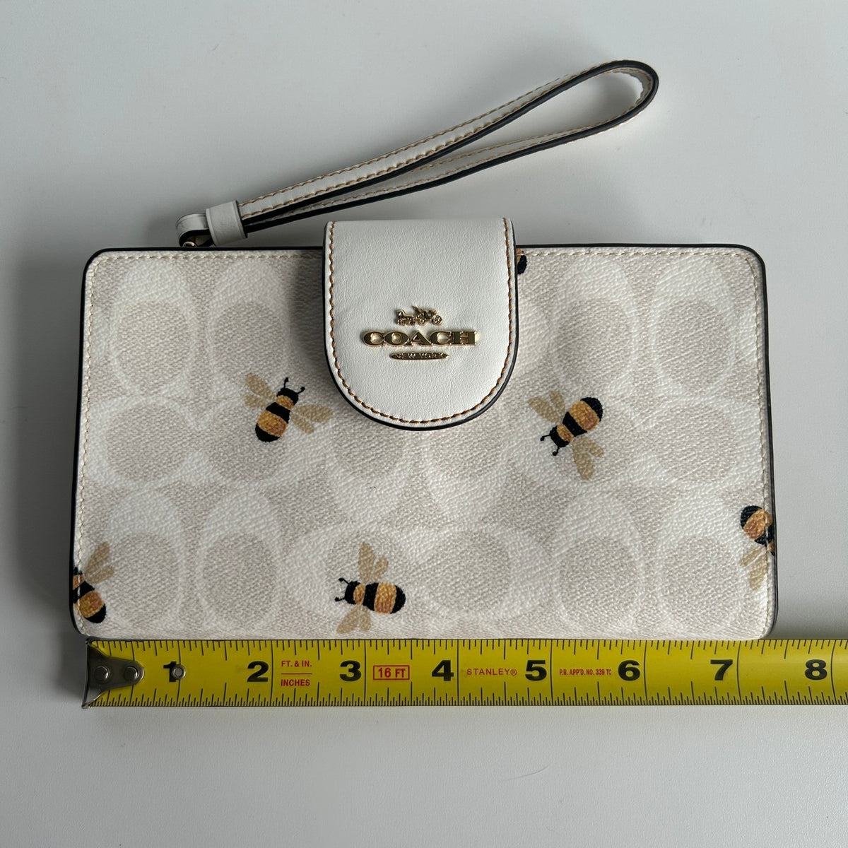 Coach Medium Corner Zip Wallet Chalk Multi Canvas Bee Print C8676 Wristlet