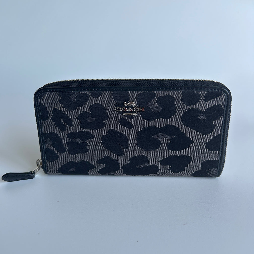 Coach Accordion Zip Wallet Black Grey Leopard Jacquard Leather Excellent