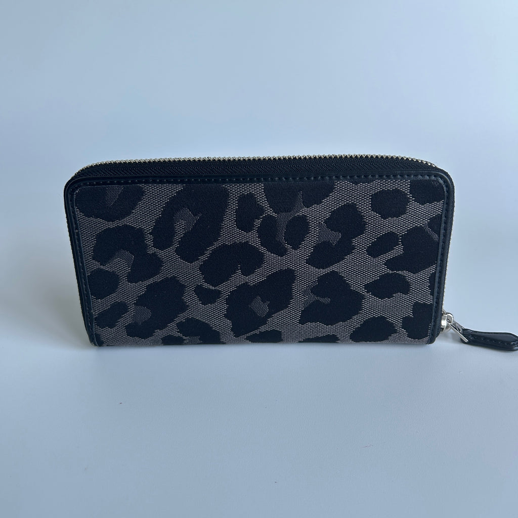 Coach Accordion Zip Wallet Black Grey Leopard Jacquard Leather Excellent