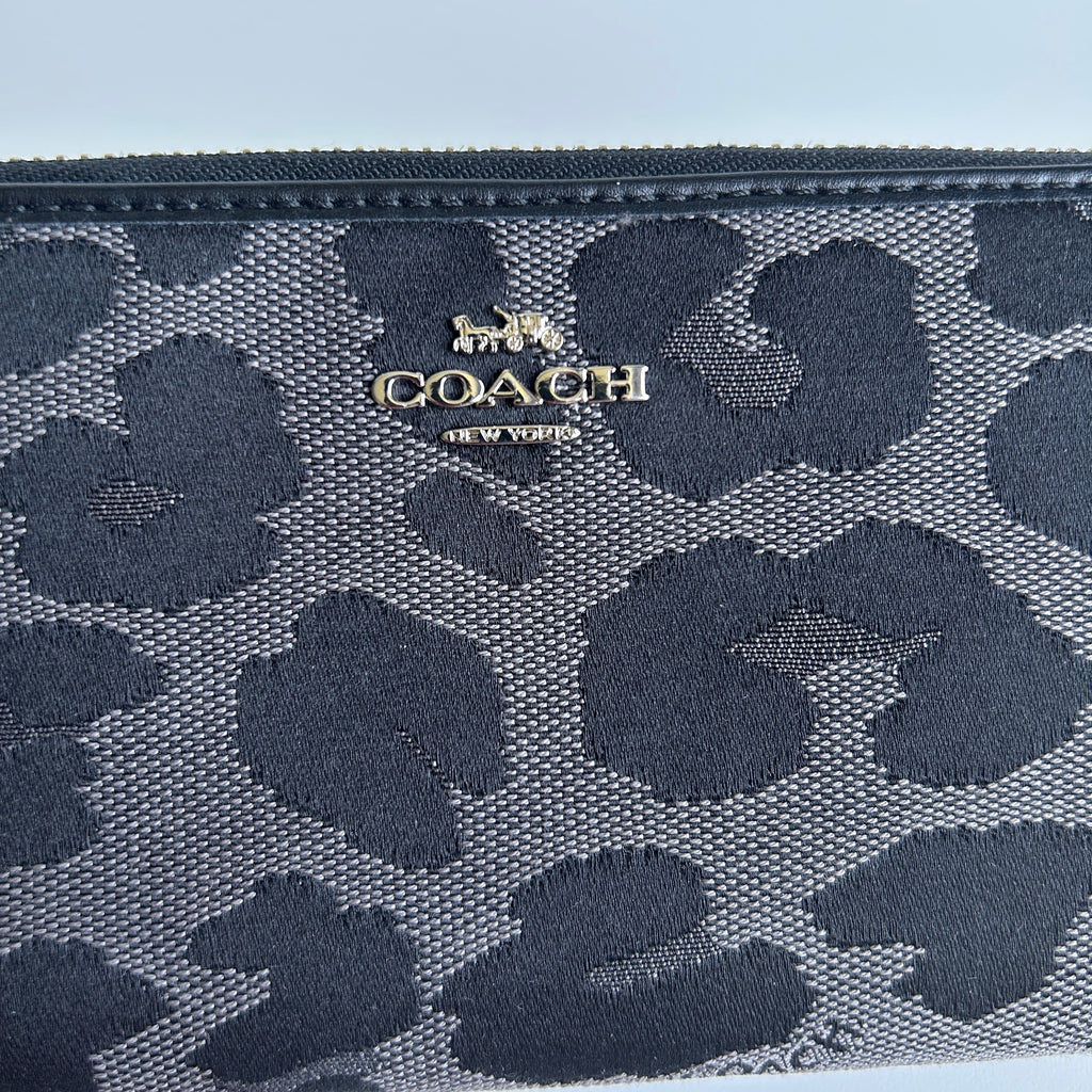 Coach Accordion Zip Wallet Black Grey Leopard Jacquard Leather Excellent