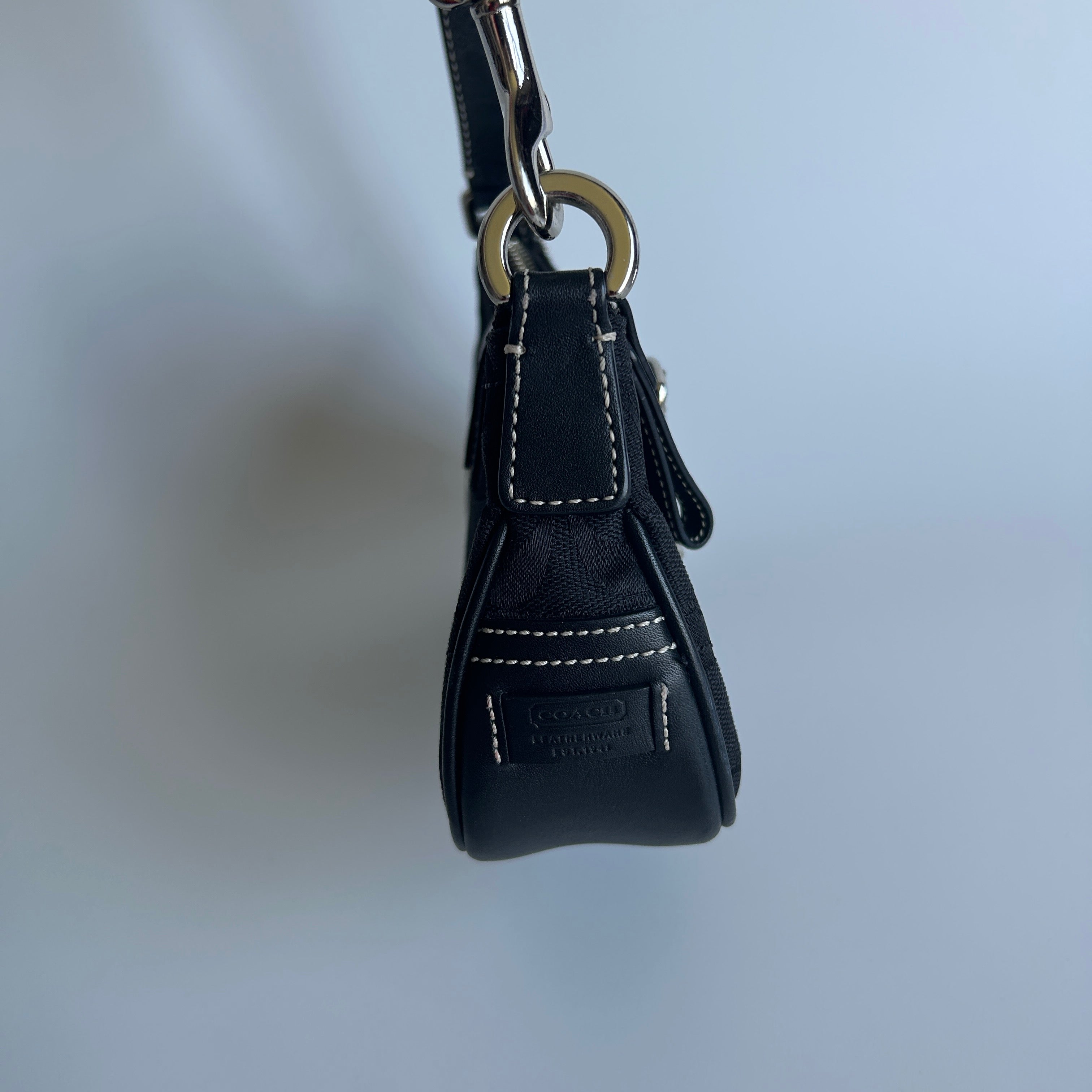 Coach Hamptons Soho Black Canvas Leather Demi Shoulder Bag Excellent