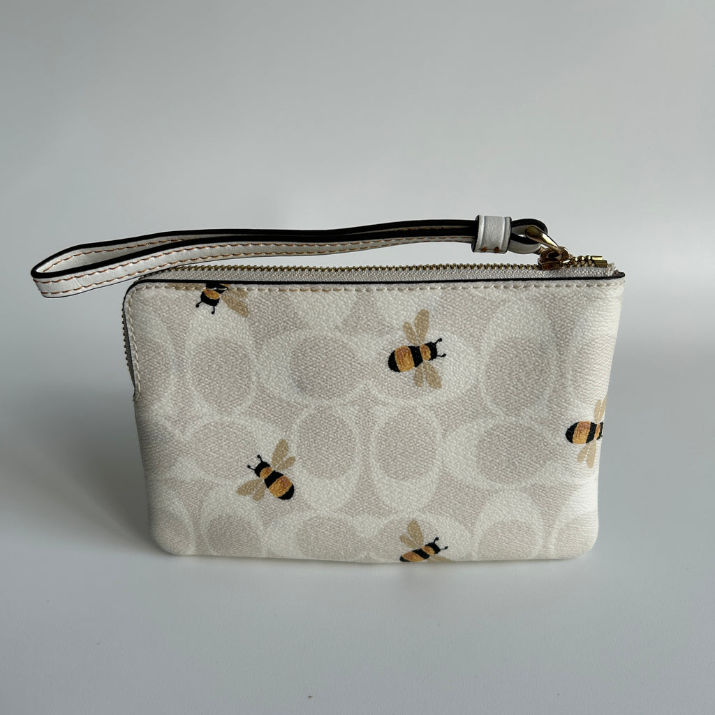Coach Corner Zip Wristlet Chalk White Signature Canvas Bee Print Excellent